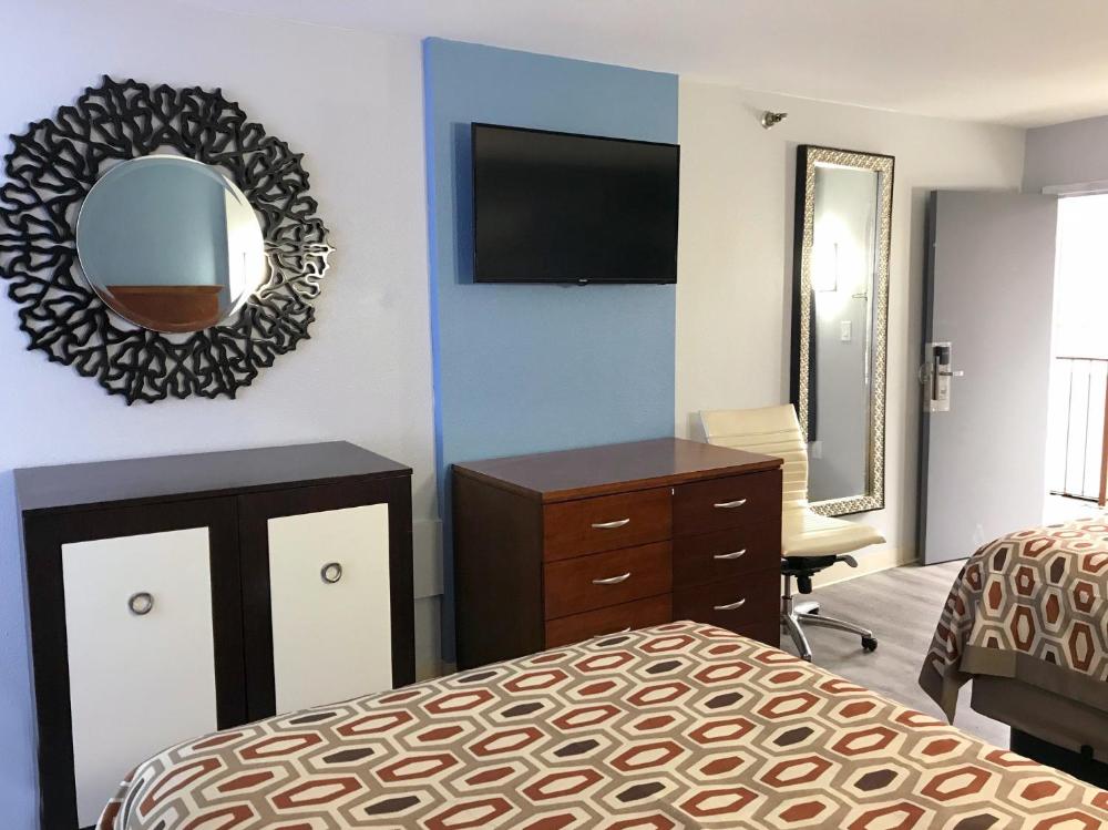 Double Room with Two Double Beds - Non-Smoking interior